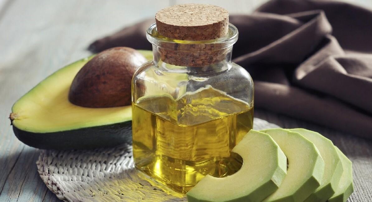 Avokado yağı yaşlılık lekelerini ve çilleri giderir